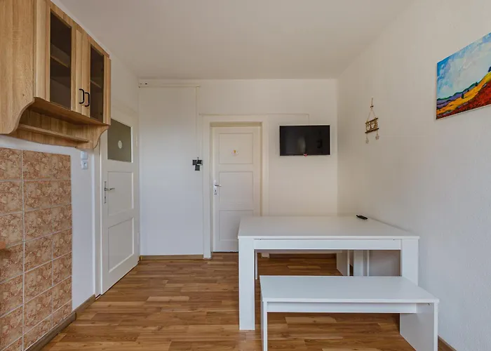 Apartamento Monteurwohnung In *
